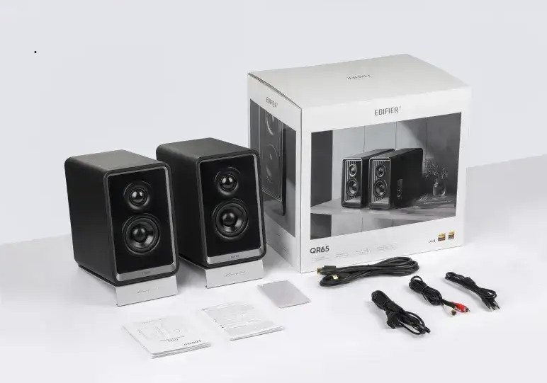 Edifier QR65 Monitor Speakers with GaN Charger 70W – Black