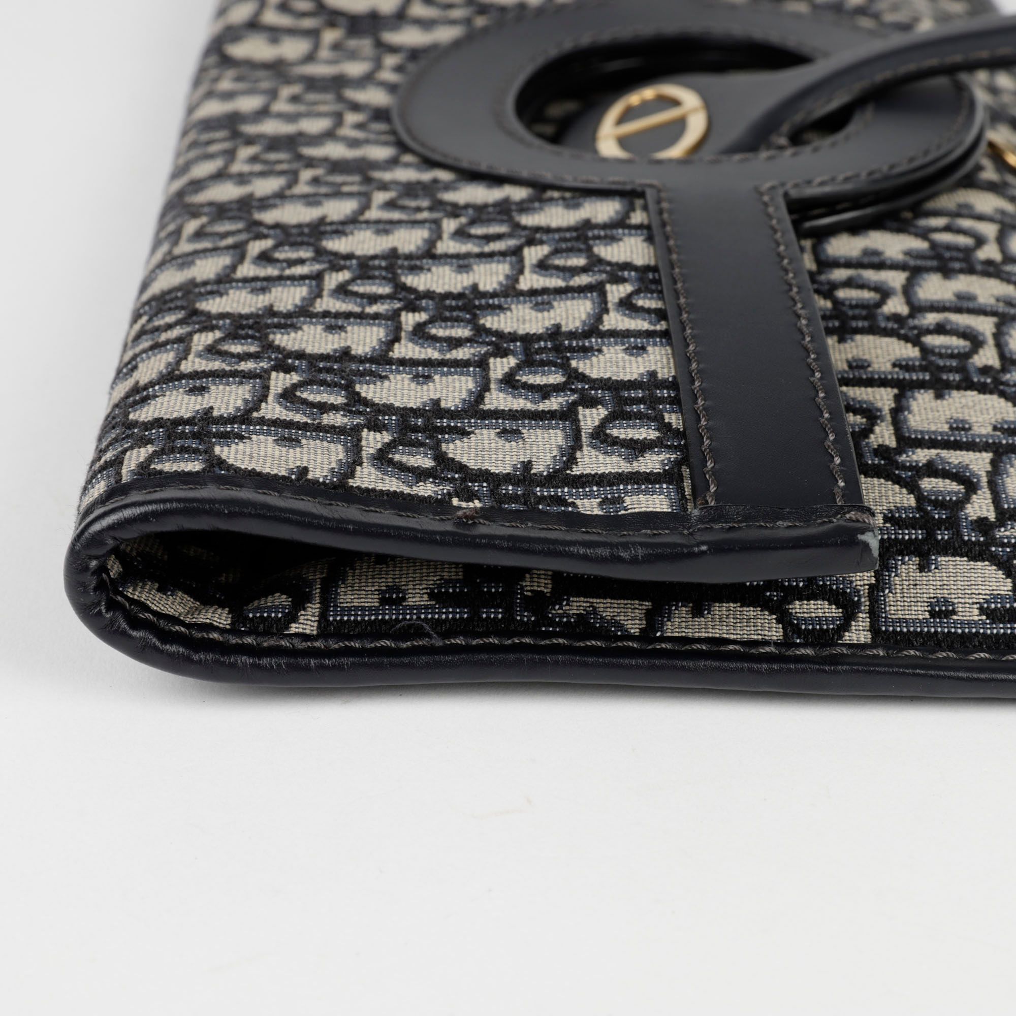 Folding Clutch