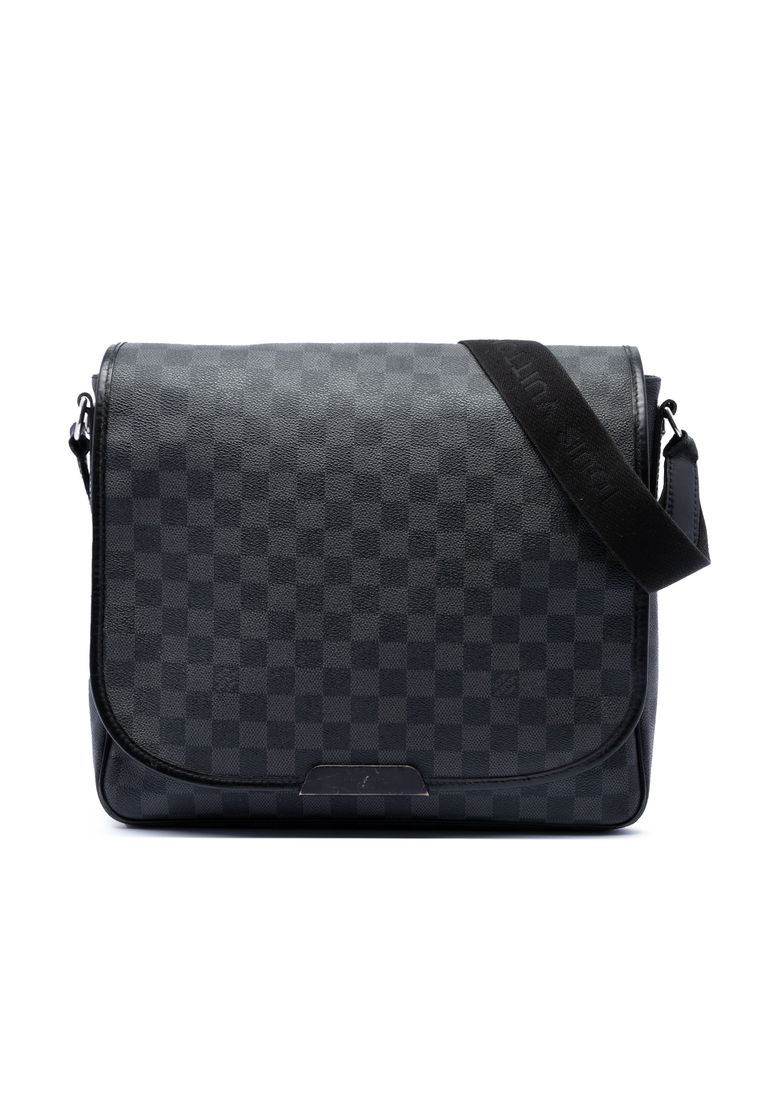 Pre-Loved Louis Vuitton Damier Graphite Daniel Mm