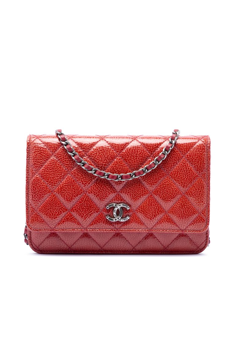 Pre-Loved Chanel Paris Dallas Cc Quilted Patent Goatskin Wallet On Chain